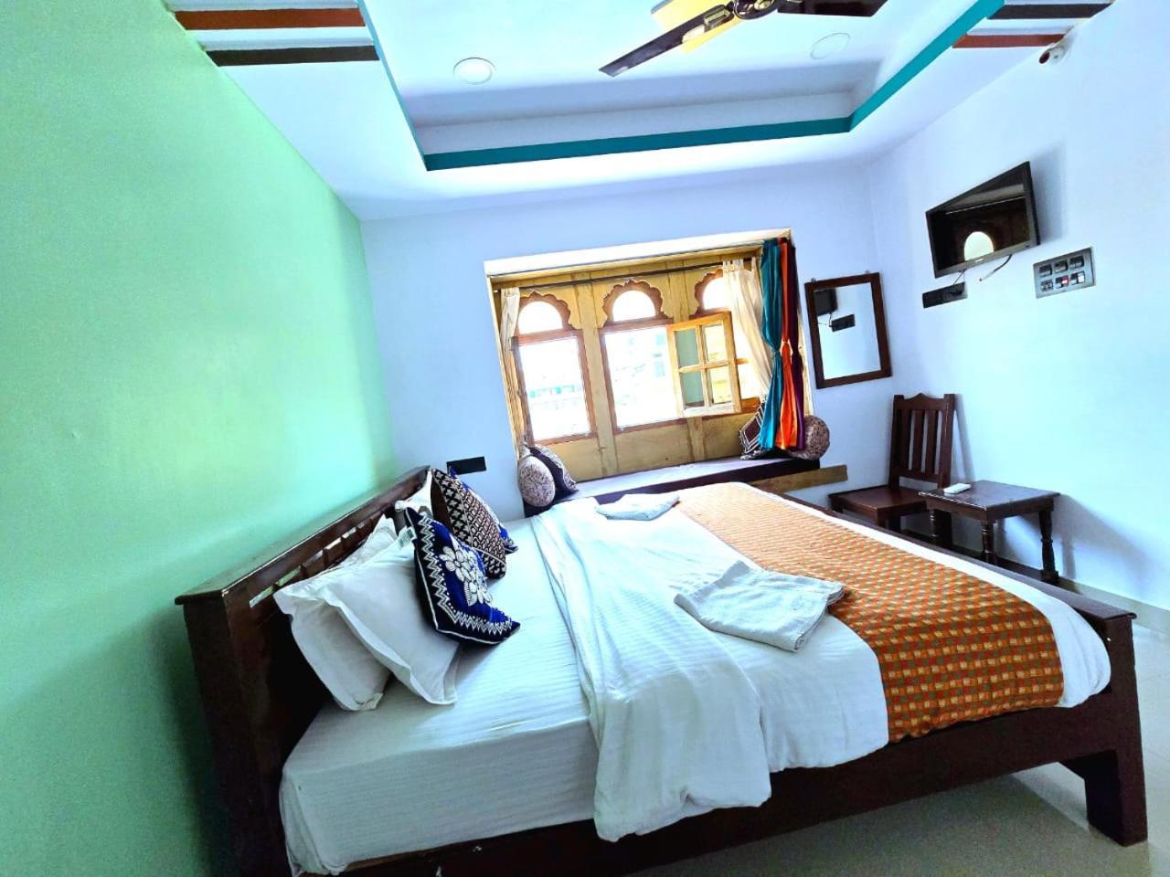 Hotel Neem Haveli Джайсалмер Экстерьер фото