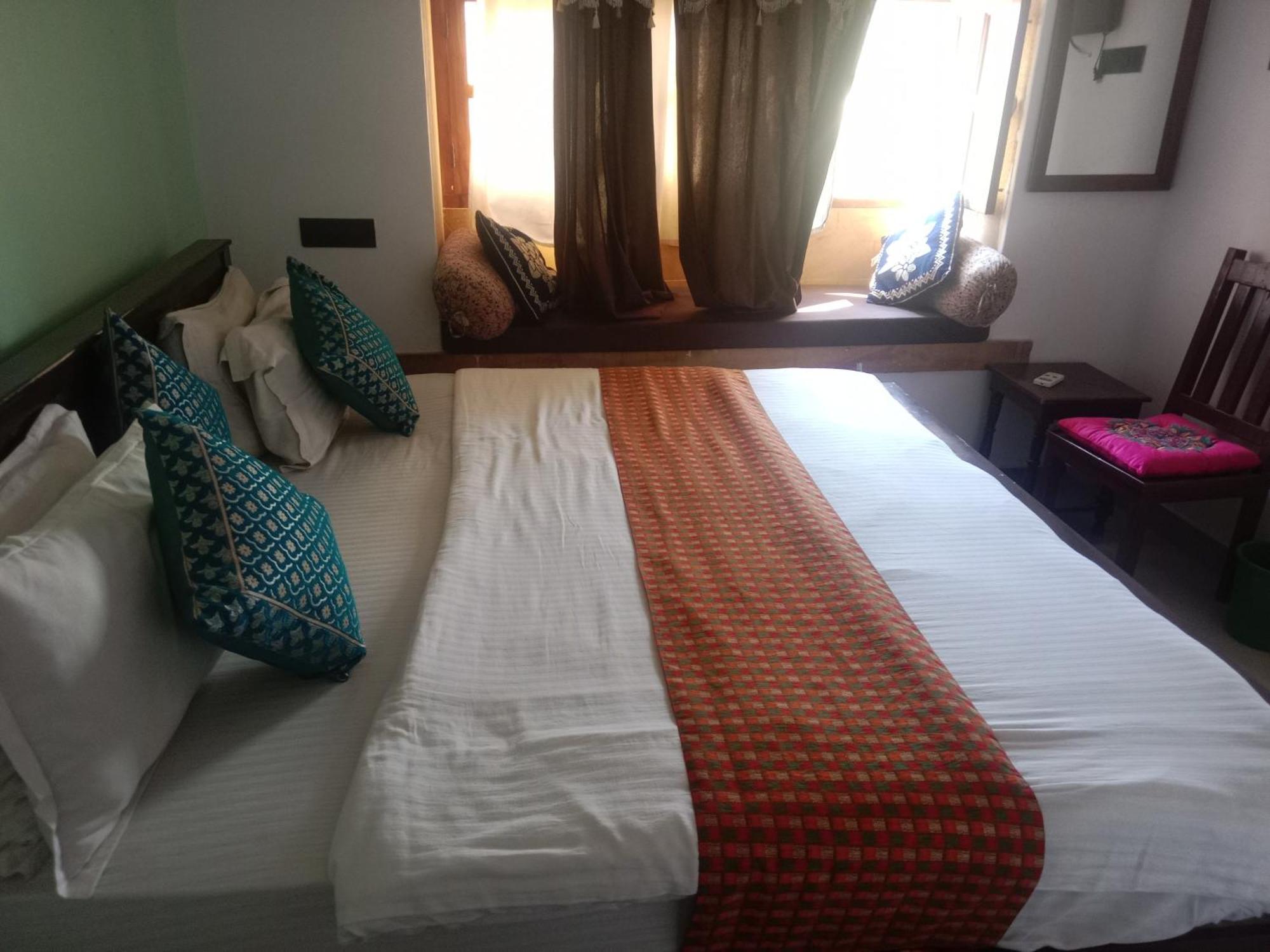 Hotel Neem Haveli Джайсалмер Экстерьер фото